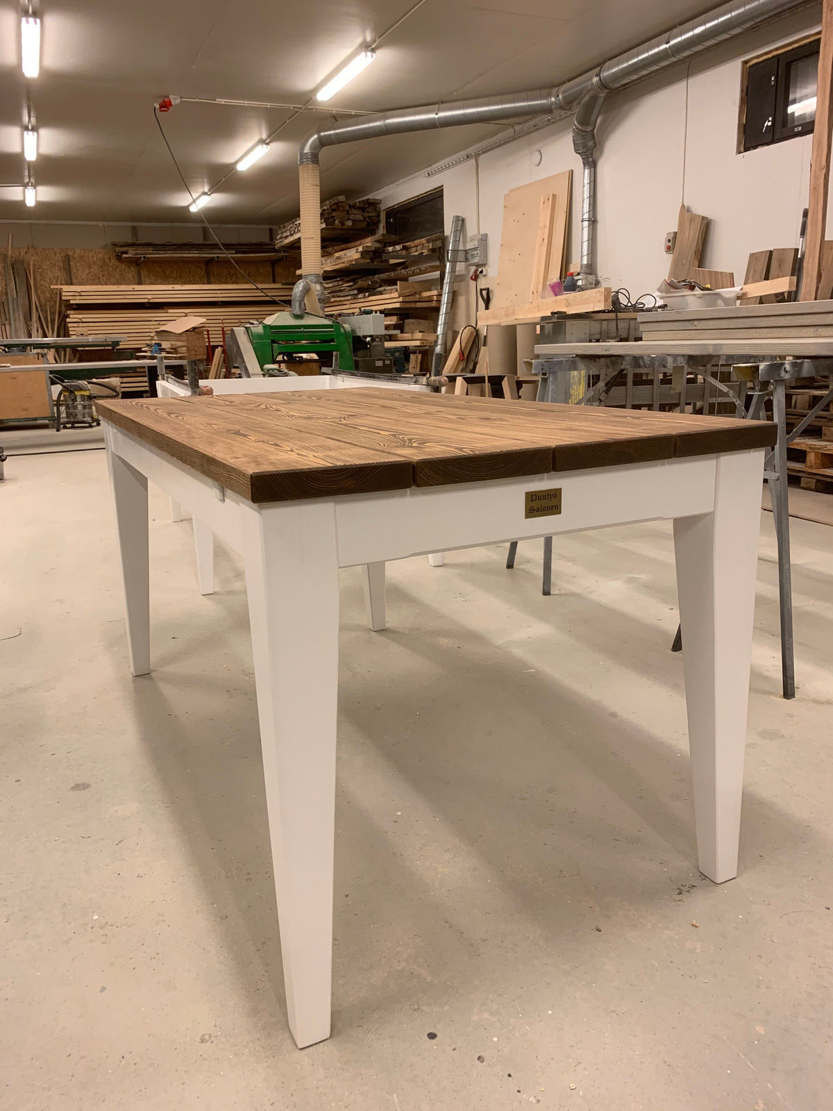 Klassikko Dining Table